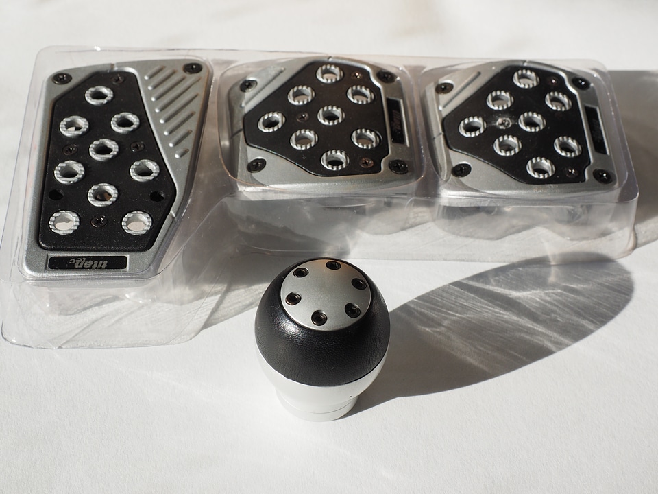 Brake pedal auto tuning