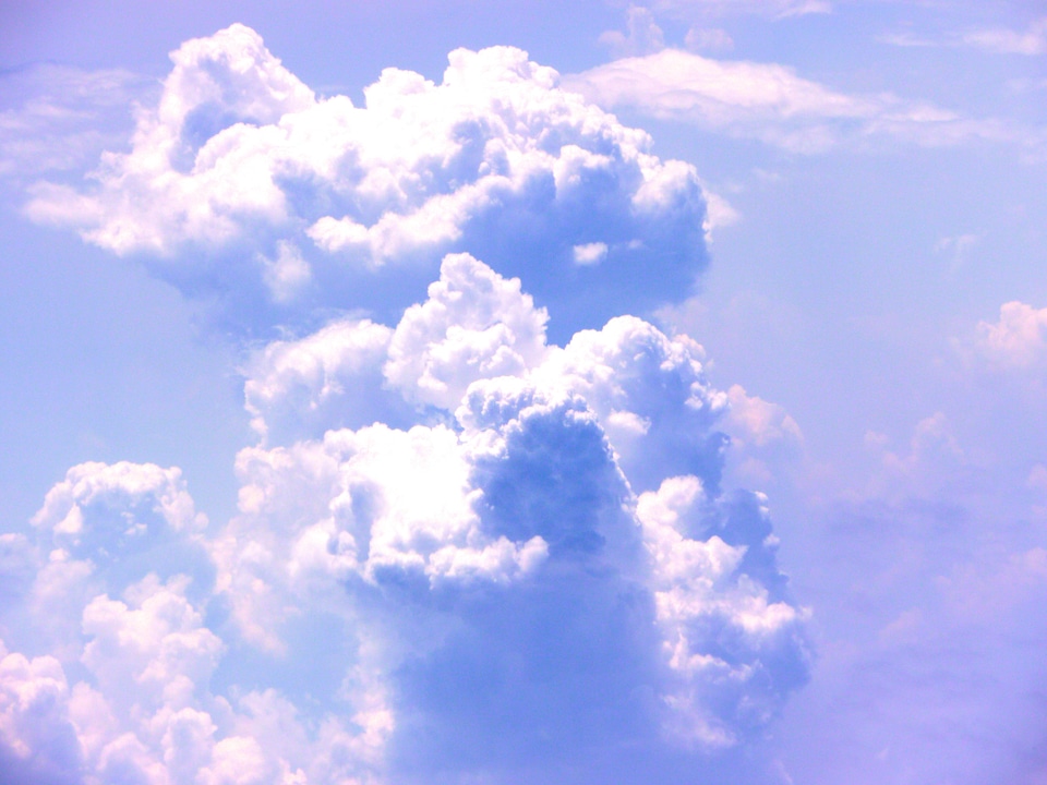 Towering cumulus clouds observed fly aircraft