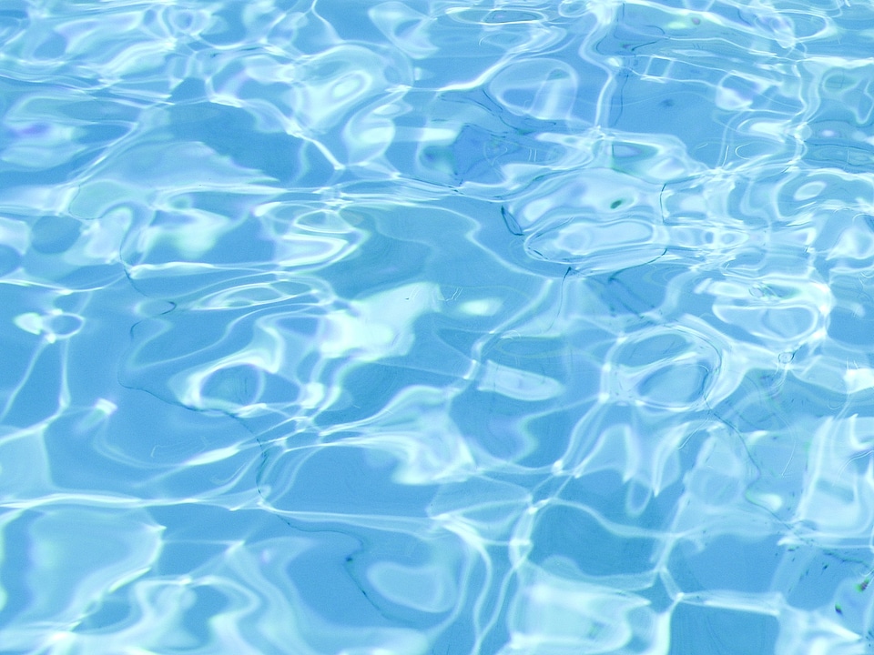 Blue outdoor pool swimming-pool