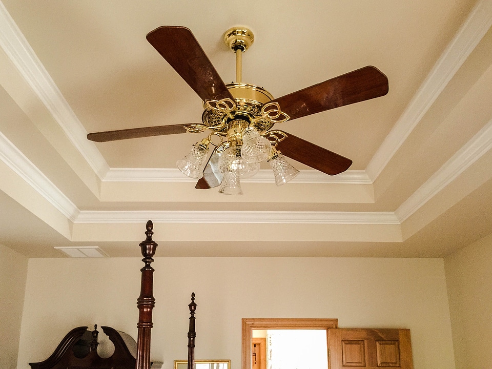 Light fixture fan blades cooling