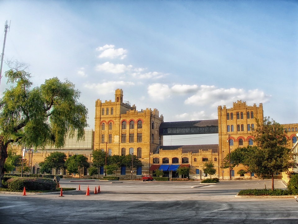 Cities museum of art building