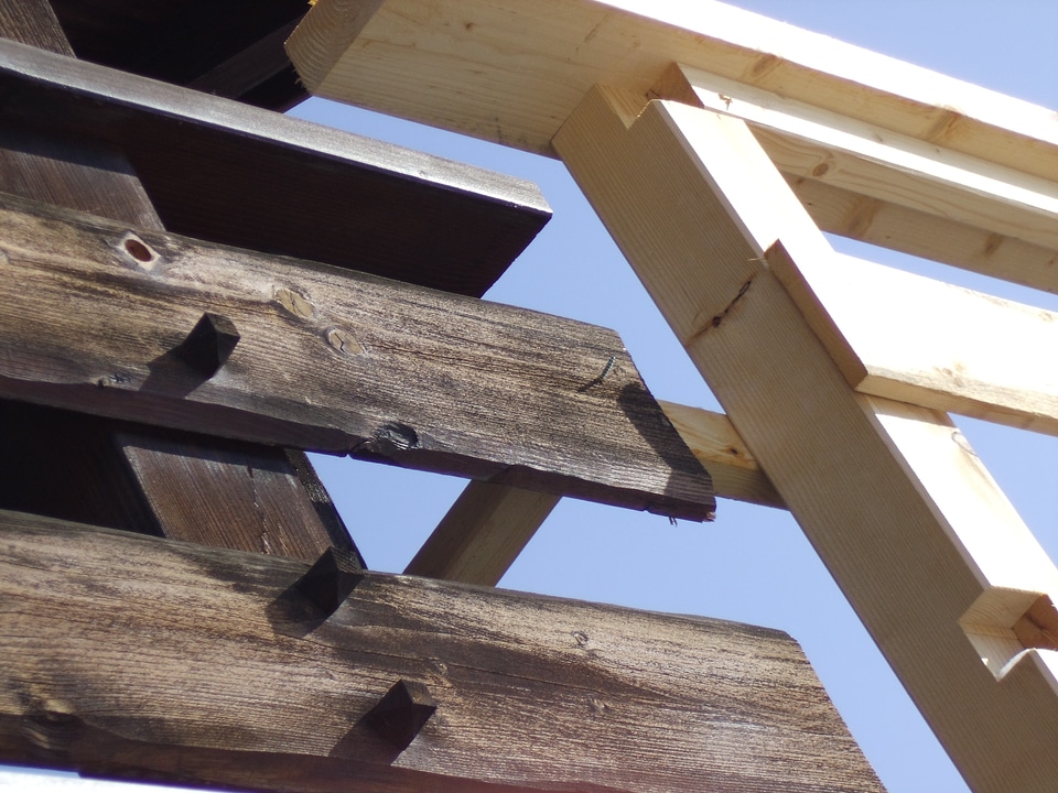Balcony railing wood
