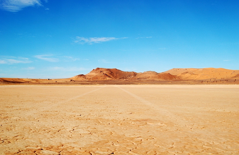 Marroc sand loneliness photo