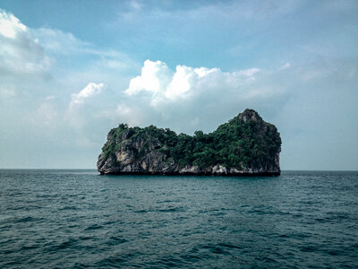 Island Cliffs photo