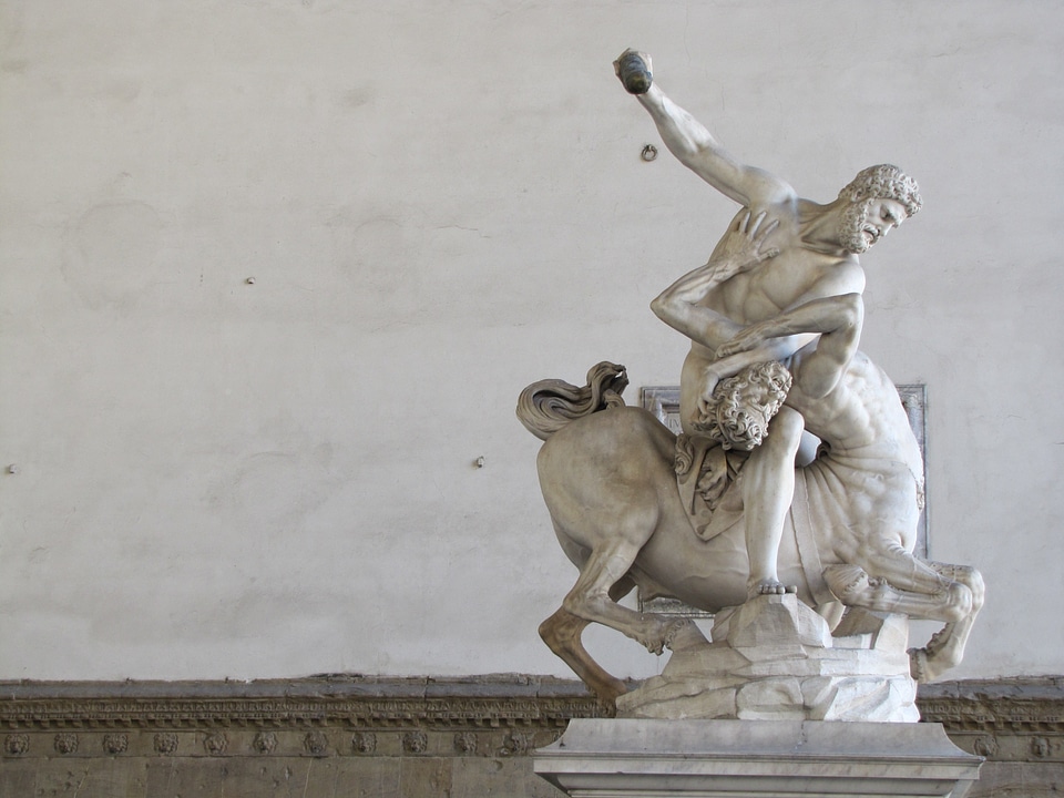 Hercules defeats the kentaurt giovanni da bologna statue