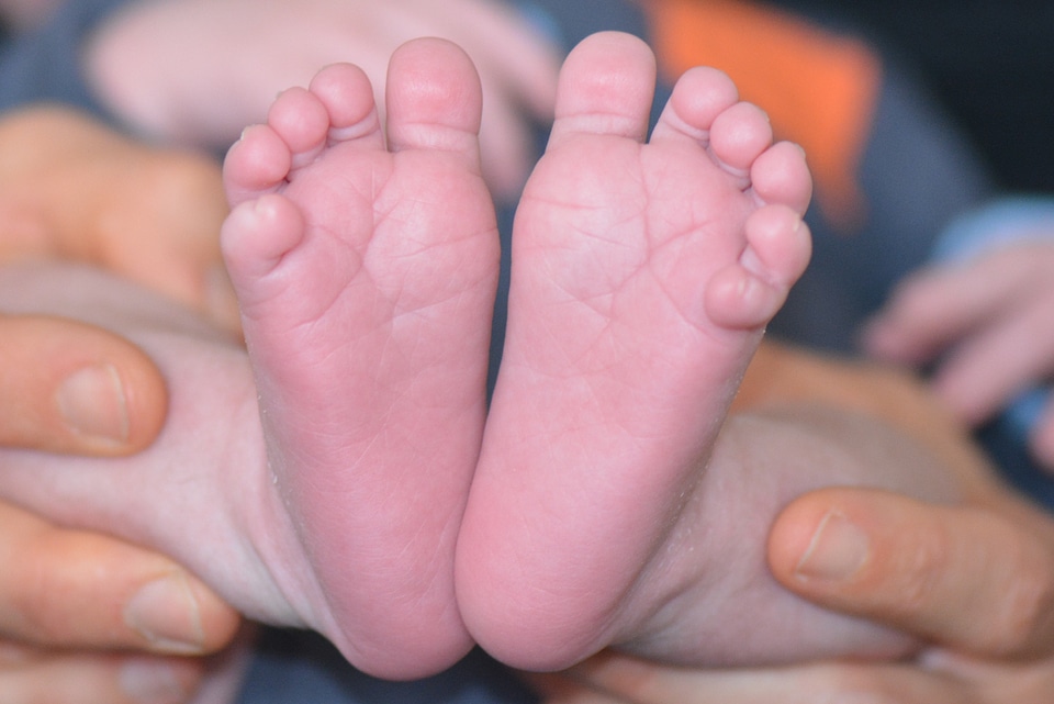 Baby feet toes feet