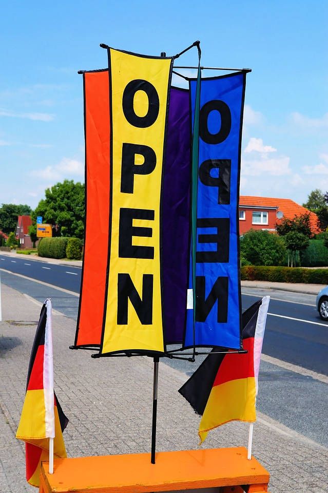 Multi coloured striking business