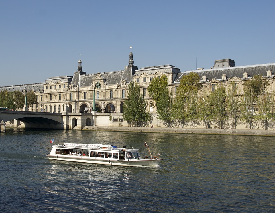 River louvre tour