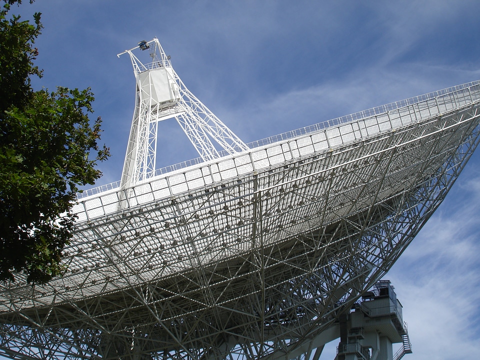 Radio waves space telescope