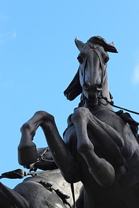 Monument landmark sky photo