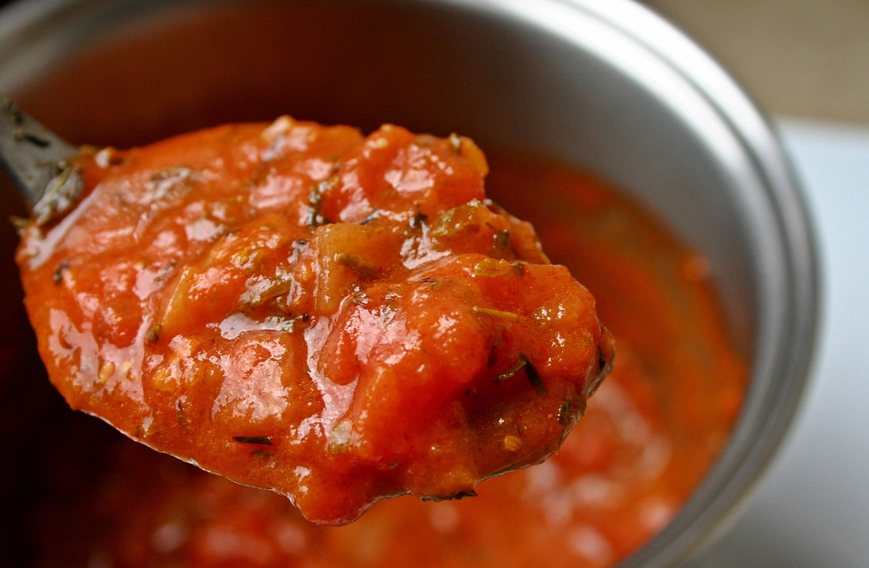 Sauce tomato sauce food