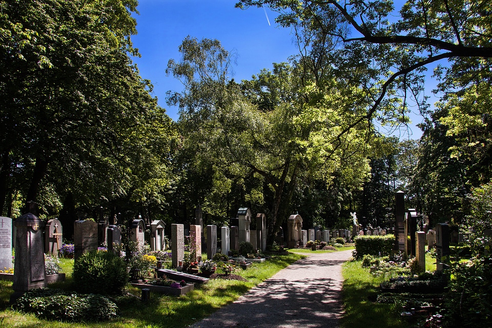 Park grave boards mourning