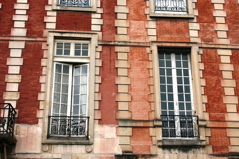 Windows place des vosges paris