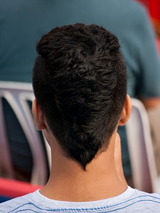 V-cut guy hair