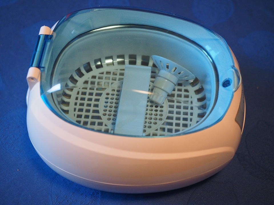 Ultrasonic cleaning device cleaning ultrasonic bath