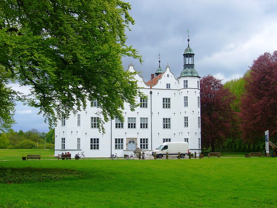 Hamburg building castle palace