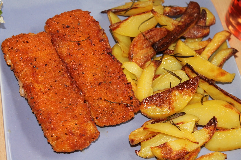 Deep fried country potatoes wedges