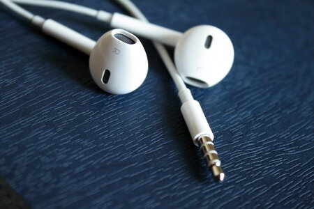 IPhone Earpods Music