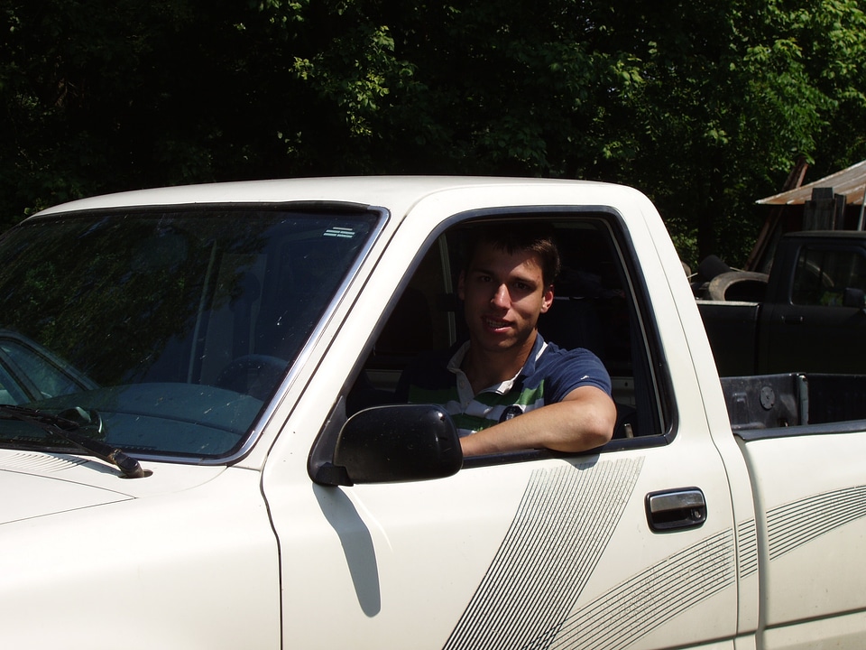 Vehicle pickup automotive