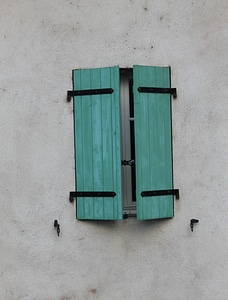 Green exterior wall photo