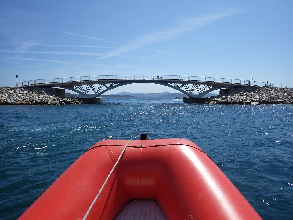 Inflatable holidays sea