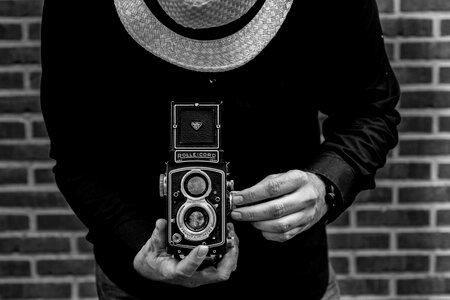 Taking a picture with a TLR photo