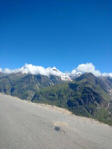 Mountains between the clouds.. Kullu Manali 