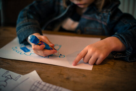 Girl drawing photo