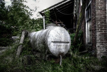 Abandoned tank photo