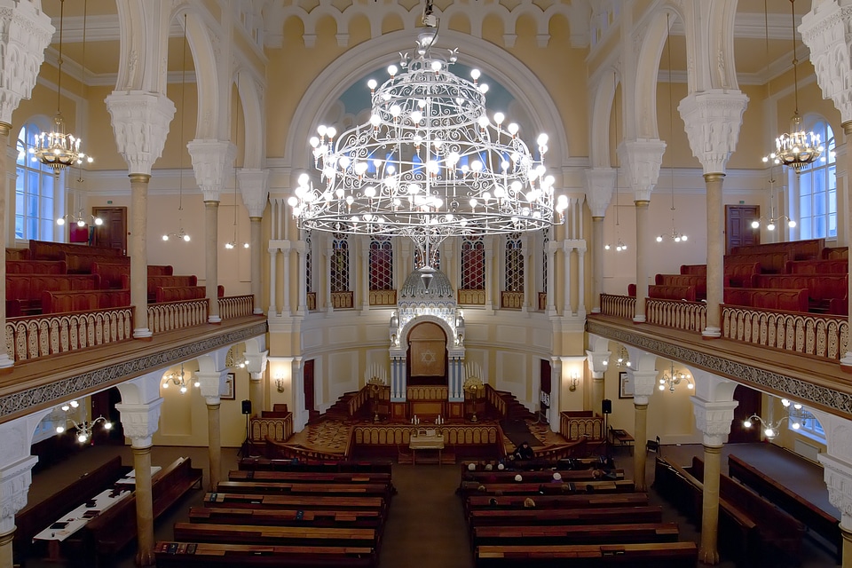Synagogue chandelier interior