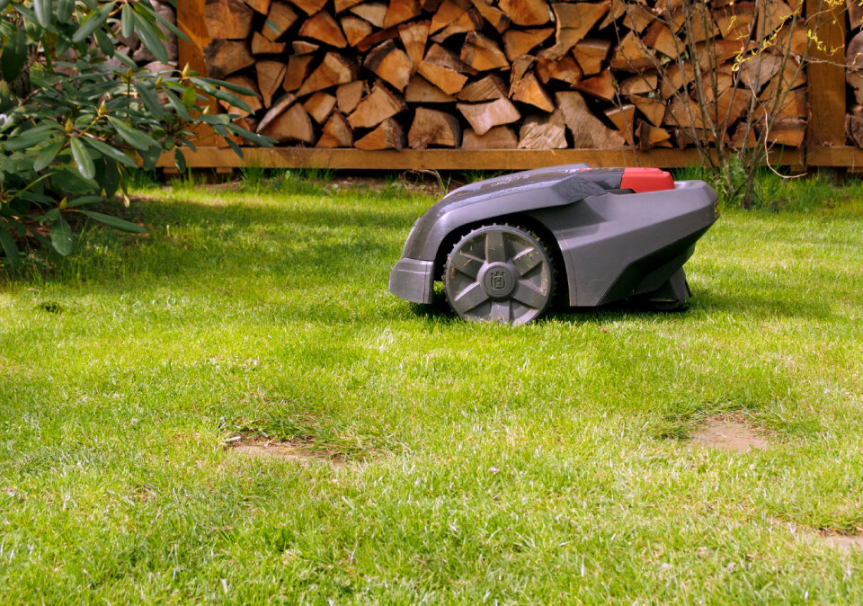 Robotic lawn mower