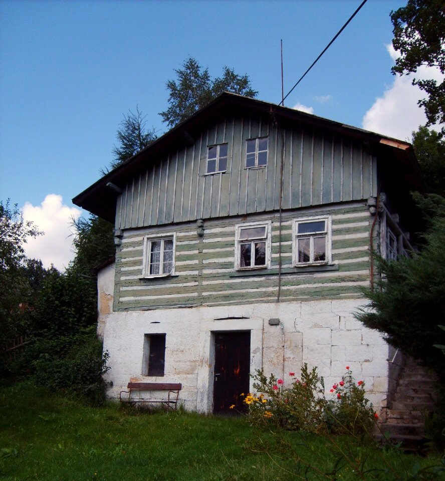 Old Cottage – Log Cabin