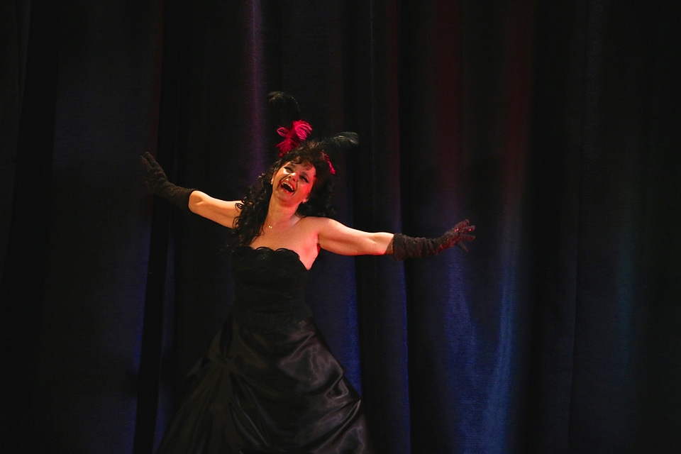 Opertka music woman