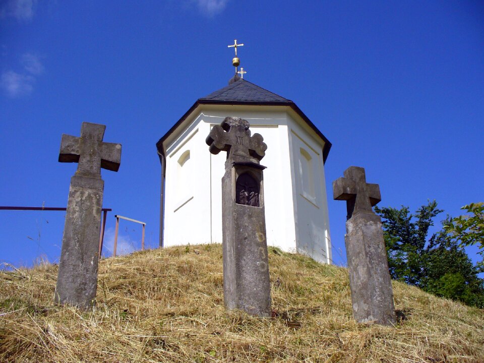 Three Stone crosses