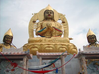 Je Tsongkhapa statue