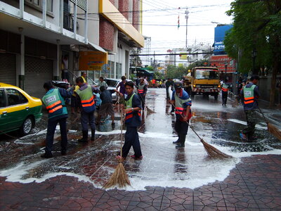 Street cleaners in Bangkok photo