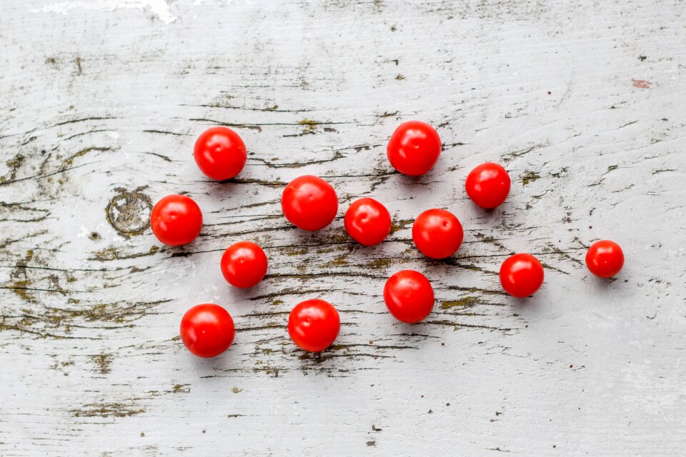 3 Cherry tomatoes & hot friends cherry wooden texture