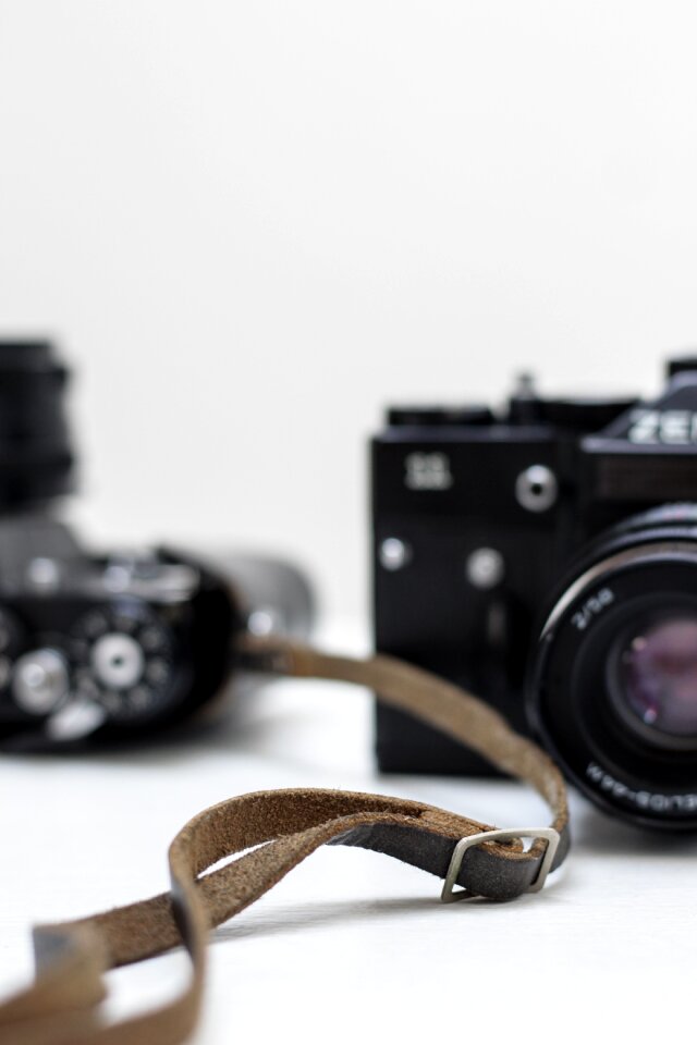 8 Zenit: classy old school zenit photography