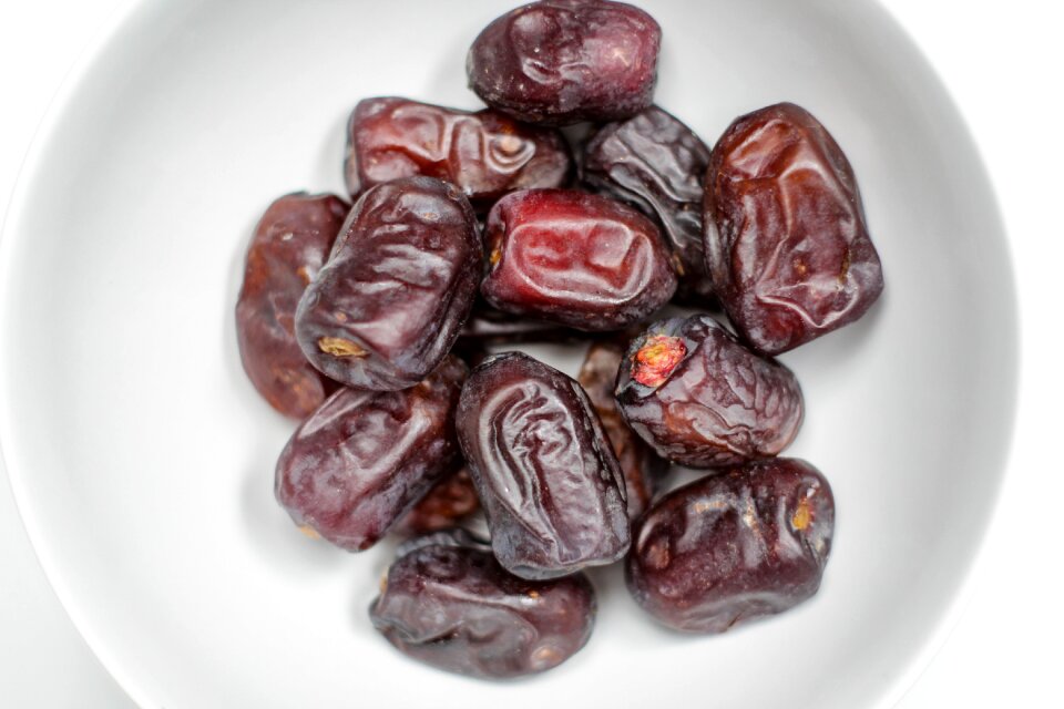 2 ingredients dried dates sweet