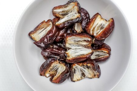 1 ingredients dried dates sweet