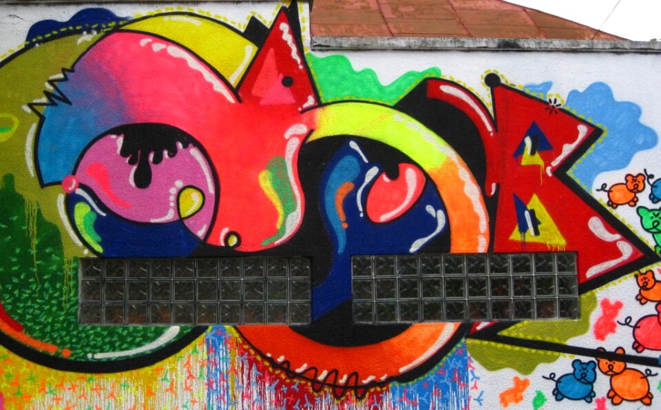 Happy colored grafitti wall