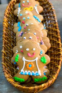Gingerbread men in a bakery basket