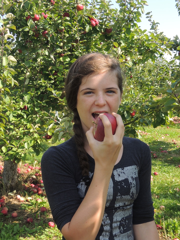 Nature girl apple