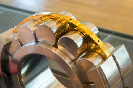 Roller bearing cross-section