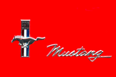 Ford Mustang 390 emblem photo