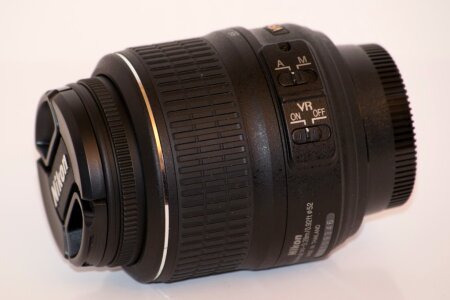 Nikon kit zoom lens 18-55 mm VR photo
