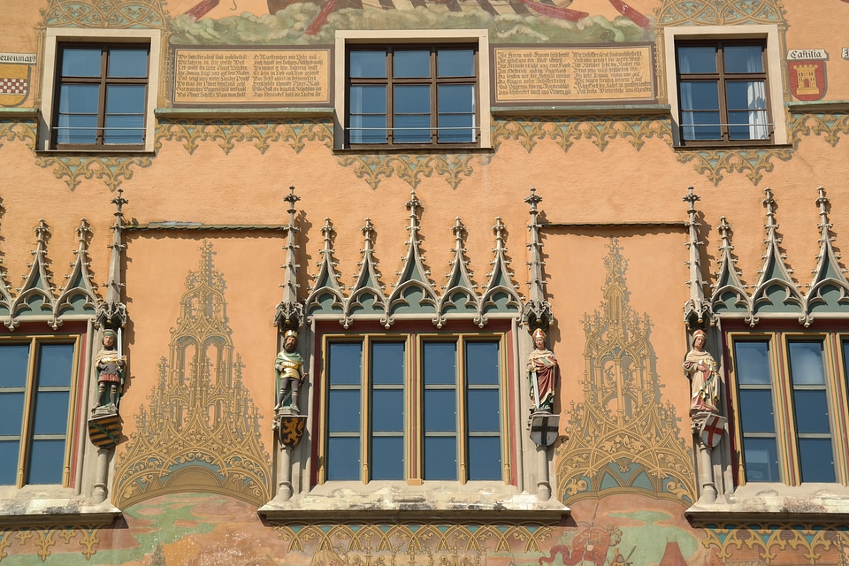 Facade painting ulmer hall