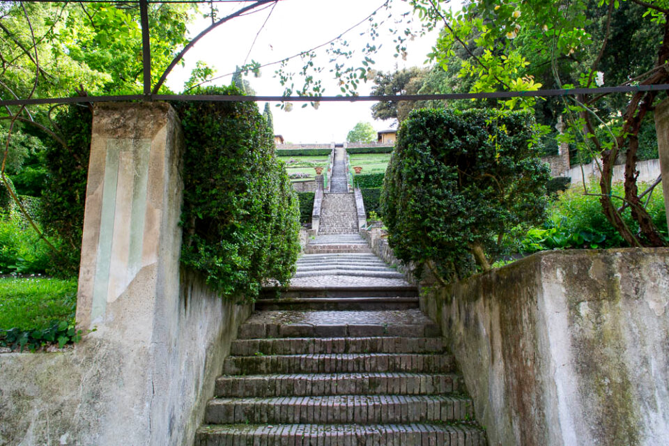 Steep stone steps in Bardini Gardens