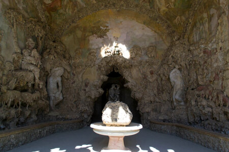 Buontalenti grotto first chamber photo