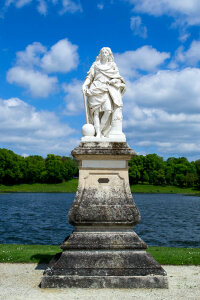 Statue of Le Grand Conde photo